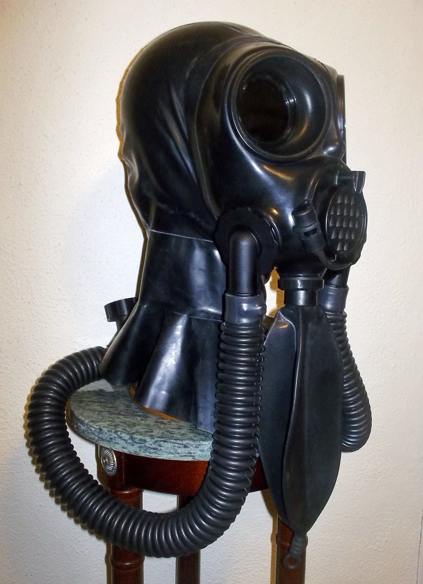 Fetish HEAVY RUBBER Gas Mask LATEX HOOD with Dark Lenses, Twin Hoses and Rebreather Bag by FANTOMAS & Co.