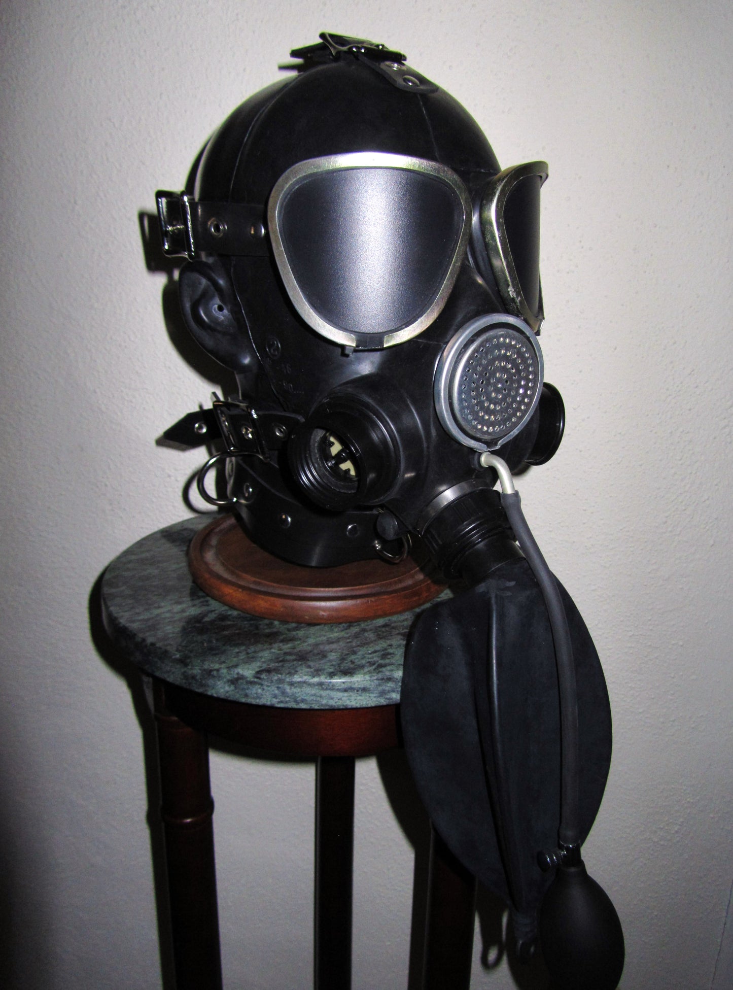 Fetish HEAVY RUBBER System 3-in-1 Gas Mask BONDAGE HELMET Rebreather Latex HOOD with Rigid Collar, Gag, Blindfolds, Drinking Unit by FANTOMAS & Co.